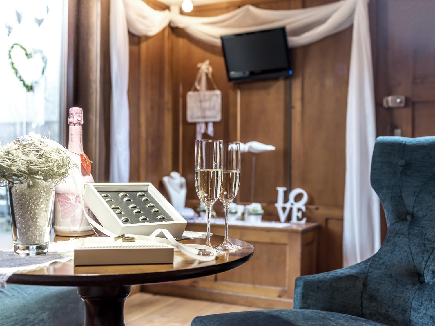 Weirather – Geschäft (104) Weirather Uhren Schmuck Optik in Hohenems Hochzeitslounge