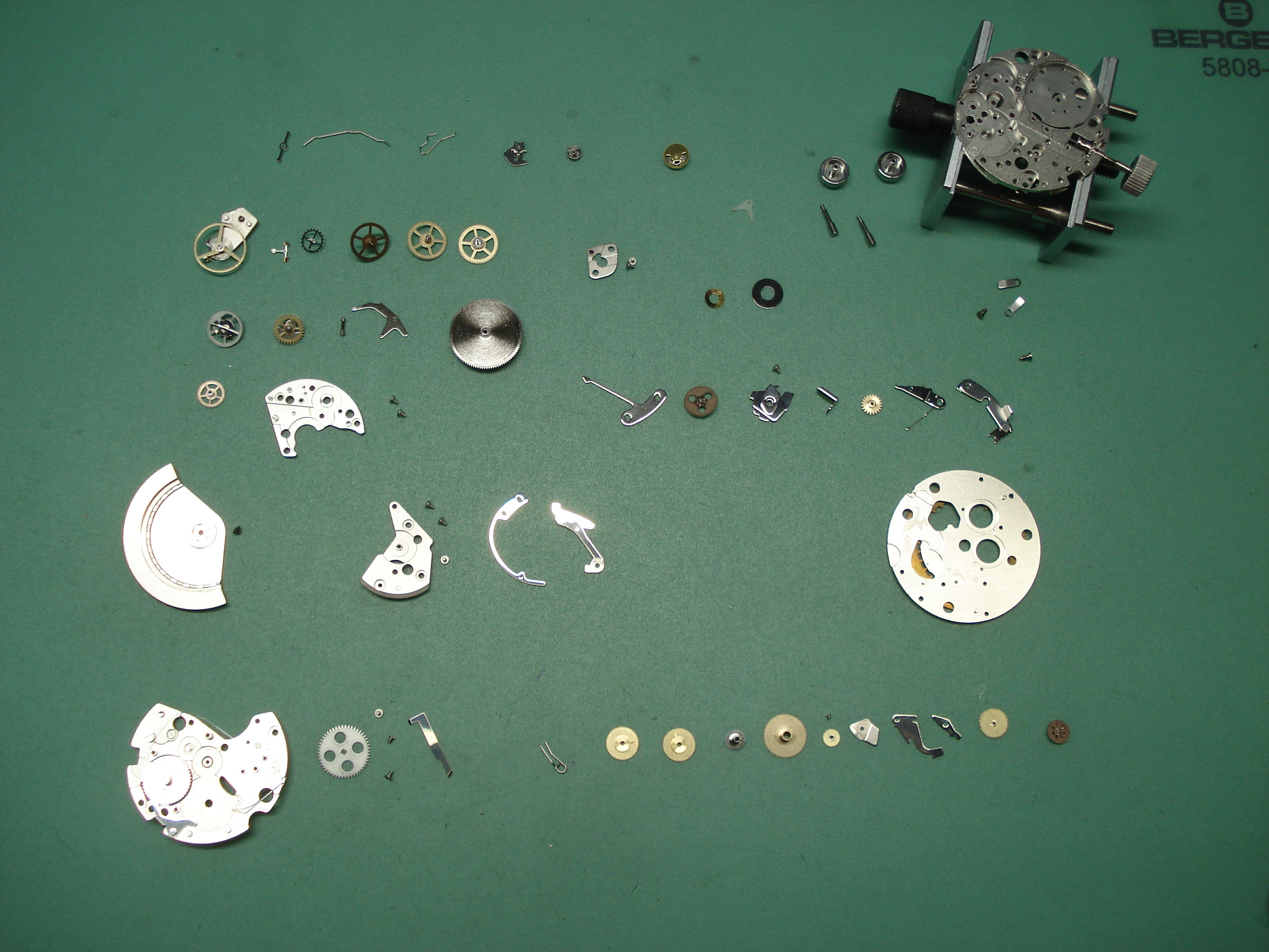 Weirather – Service Breitling Einzelteile (102) mechanische Uhr bei Juwelier Weirather in Hohenems